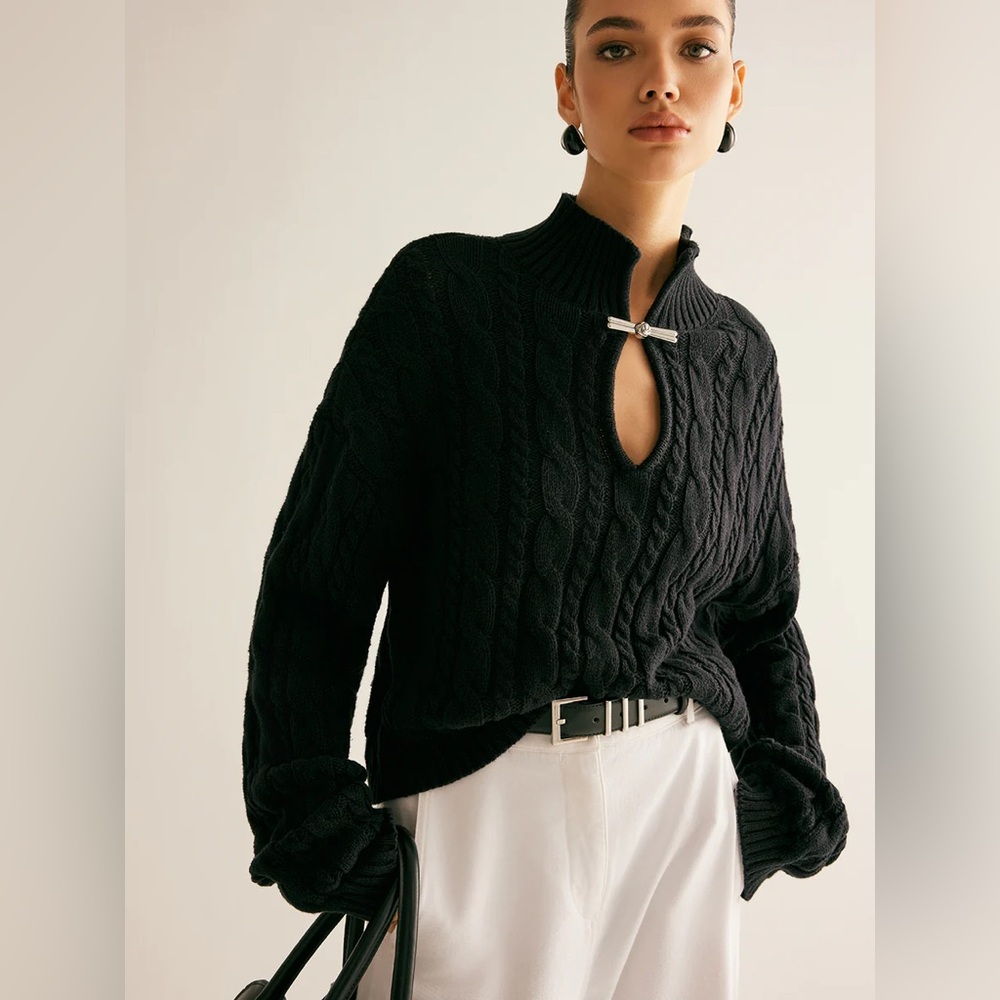 Commense keyhole knit sweater